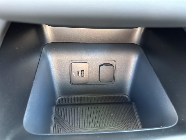 Certified 2026 Ford Explorer Active AWD/4WD image 14