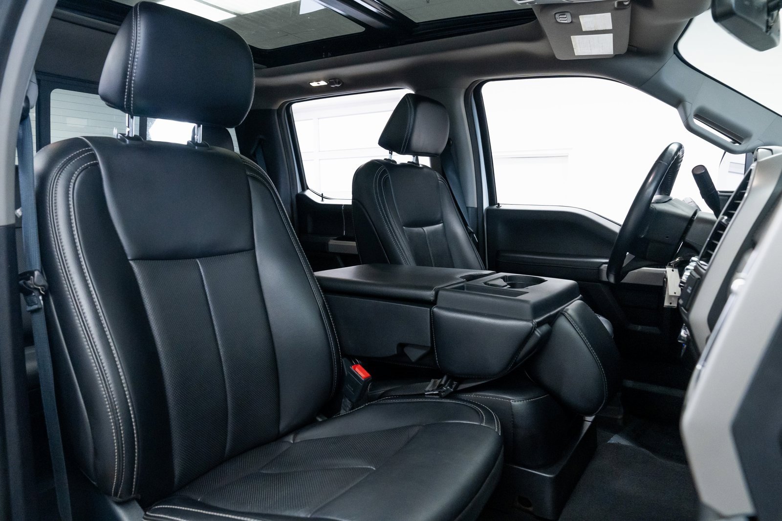 Used 2021 Ford F350 Lariat image 25