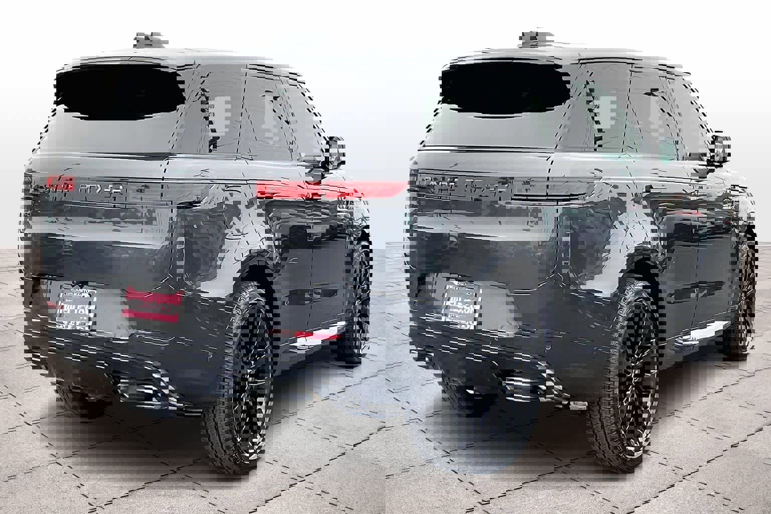 Used 2025 Land Rover Range Rover Sport Dynamic SE image 16