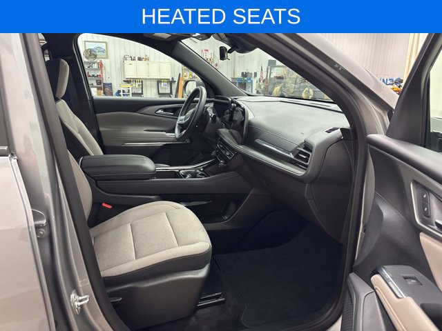 Used 2026 Chevrolet Traverse LT w/ Driver Confidence Package FWD image 13