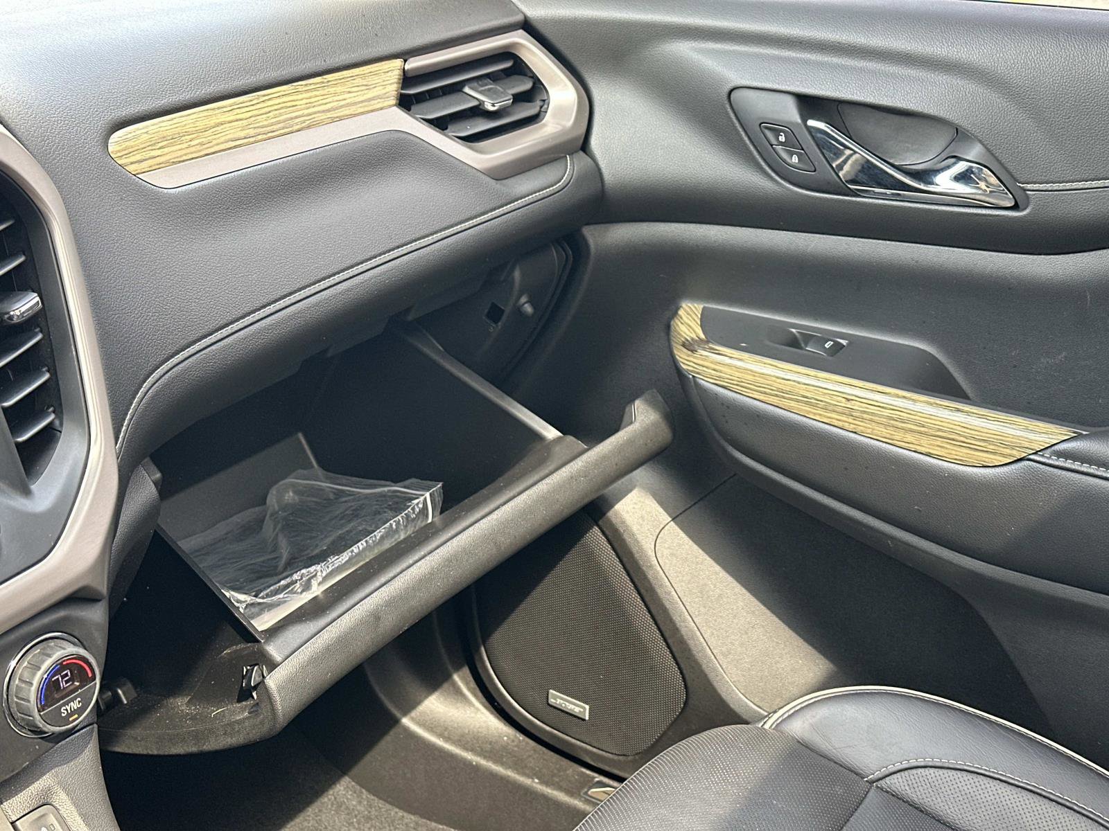 Certified 2019 GMC Acadia Denali w/ Technology Package AWD/4WD image 33