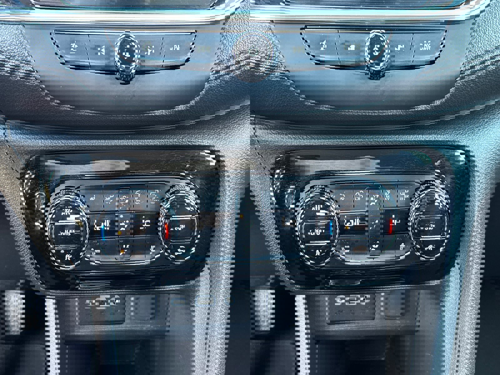 Certified 2023 Buick Encore GX Select w/ Sport Touring Package image 33