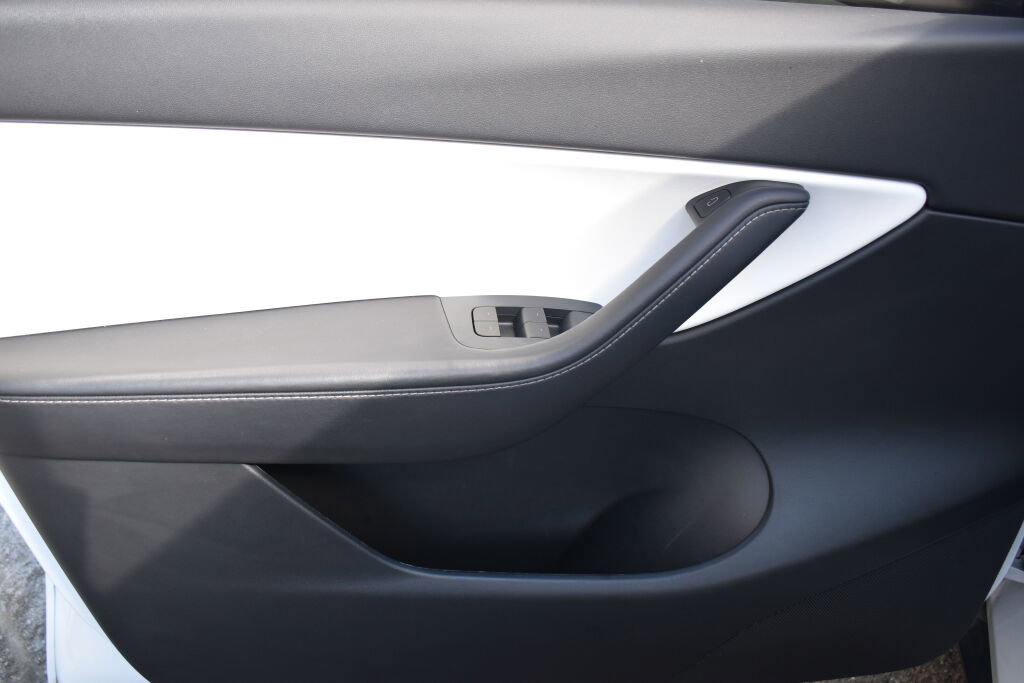 Used 2021 Tesla Model Y 2WD image 17