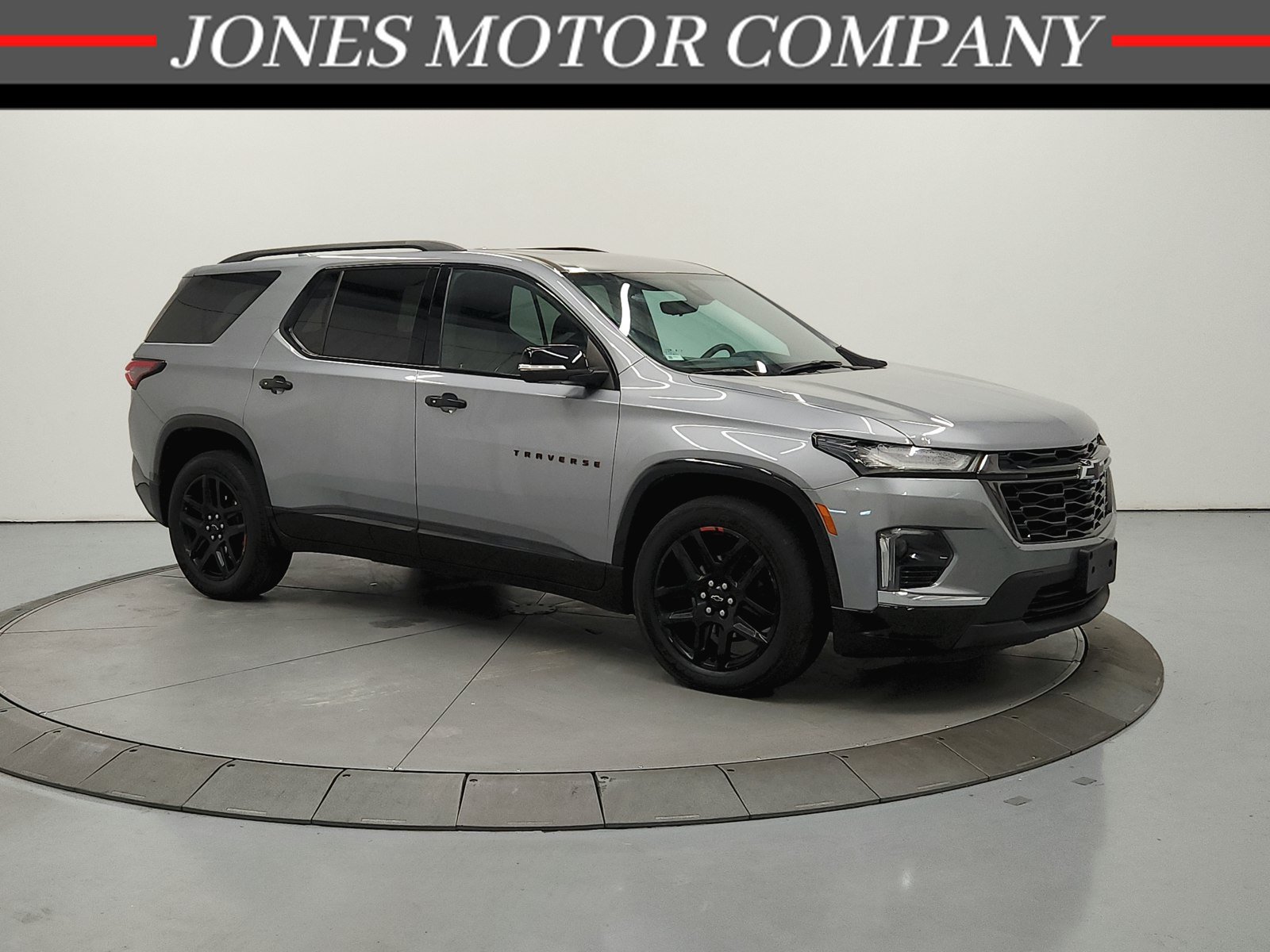 Used 2023 Chevrolet Traverse Premier w/ Redline Edition FWD image 1