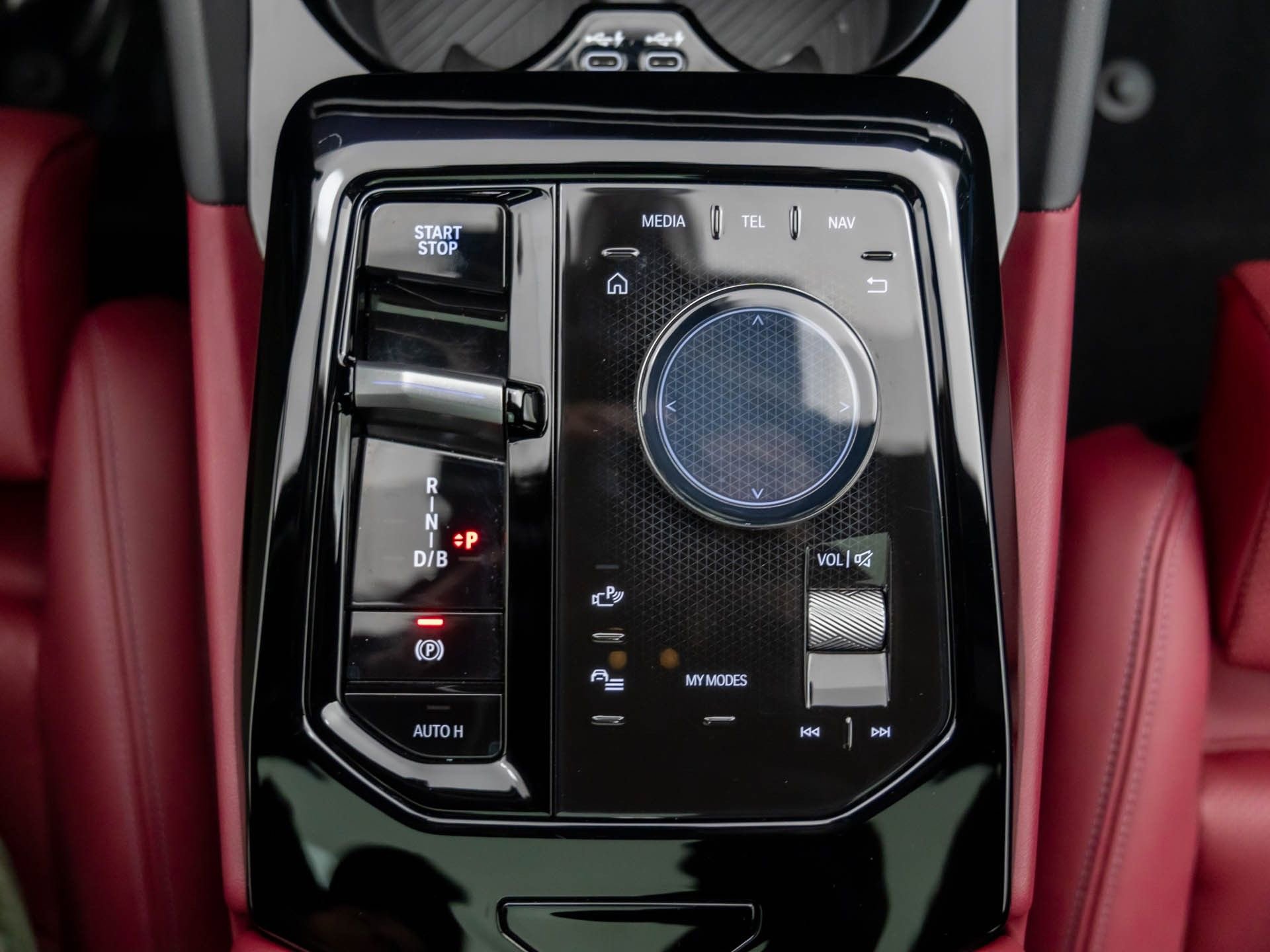 Certified 2025 BMW i5 xDrive40 w/ Premium Package image 21