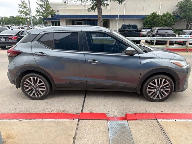 Used 2021 Nissan Kicks SV FWD image 4