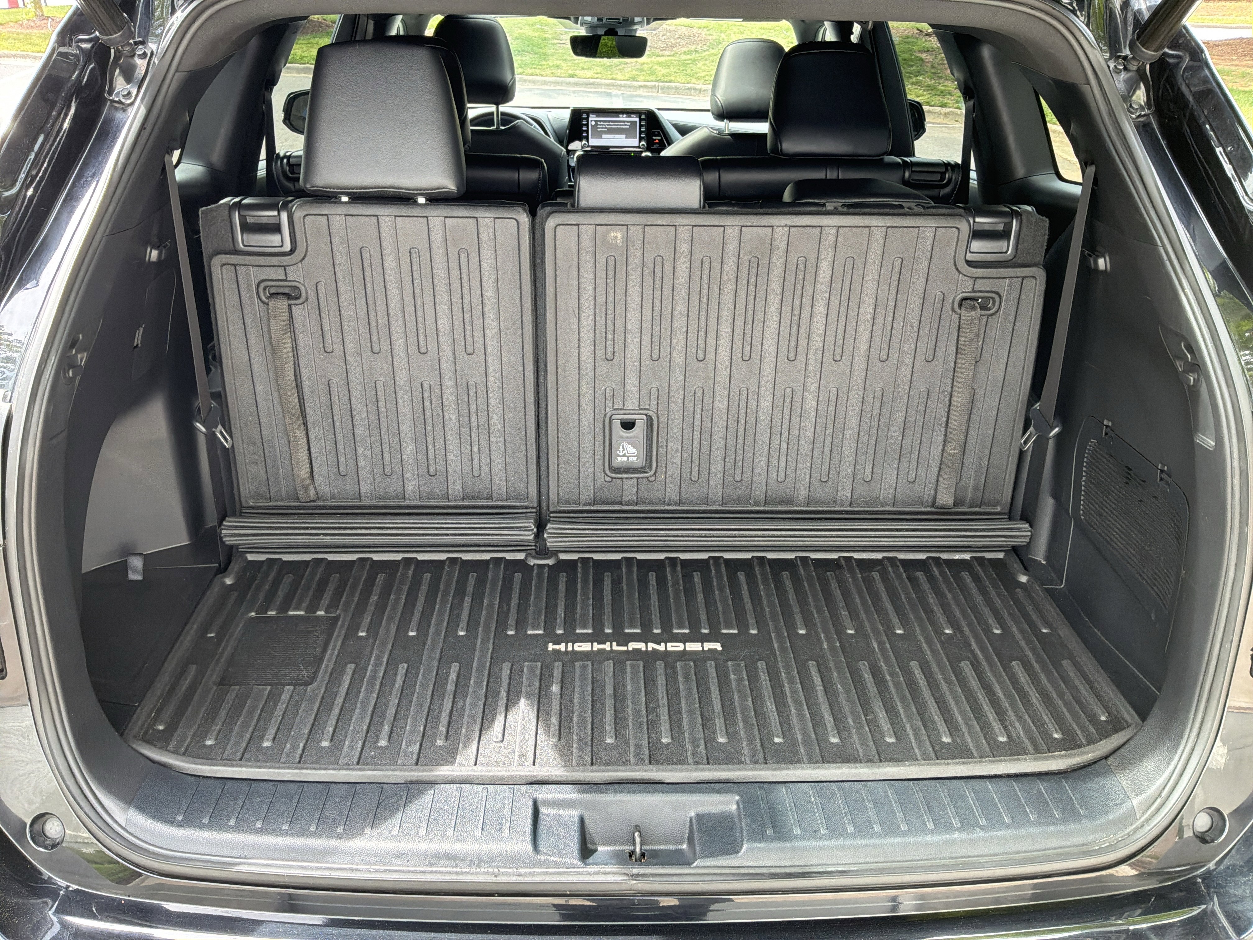 Used 2022 Toyota Highlander XSE FWD image 33