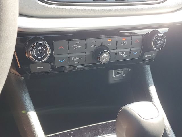 New 2026 Jeep Compass Limited w/ Sun, Sound & Navigation Group AWD/4WD image 28