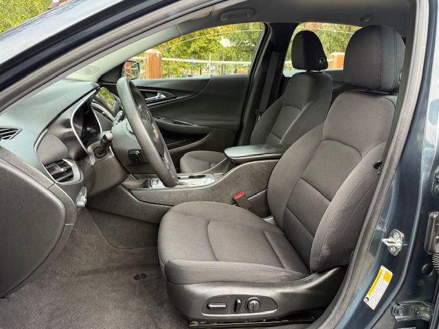 Used 2020 Chevrolet Malibu LS image 23