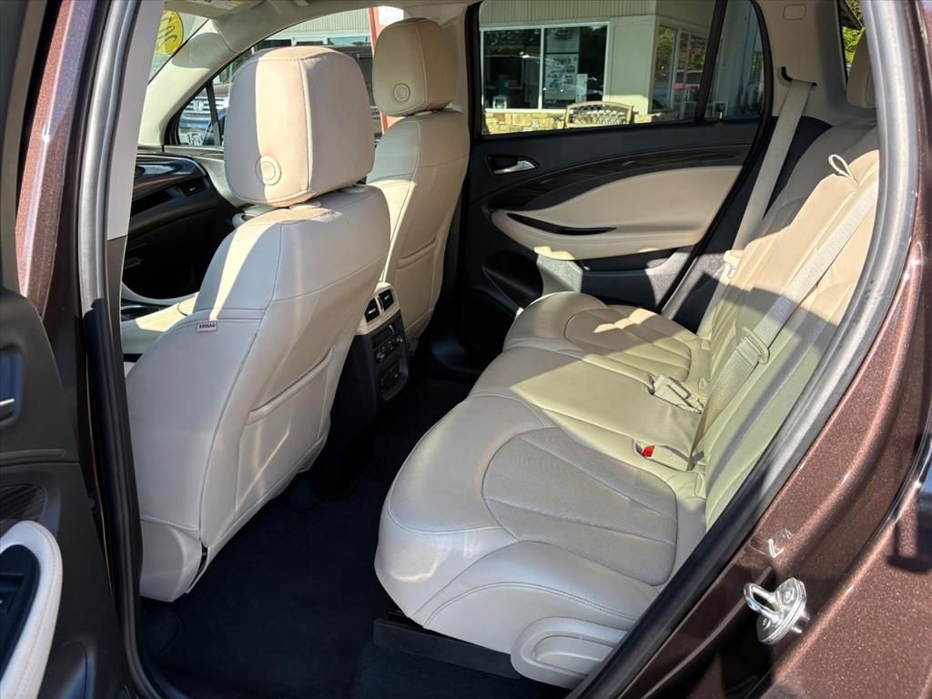 Used 2020 Buick Envision Essence FWD image 18