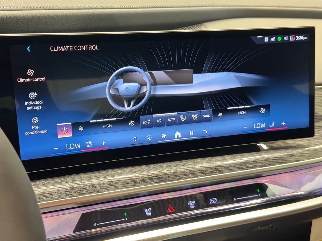 Used 2025 BMW 760i xDrive image 9