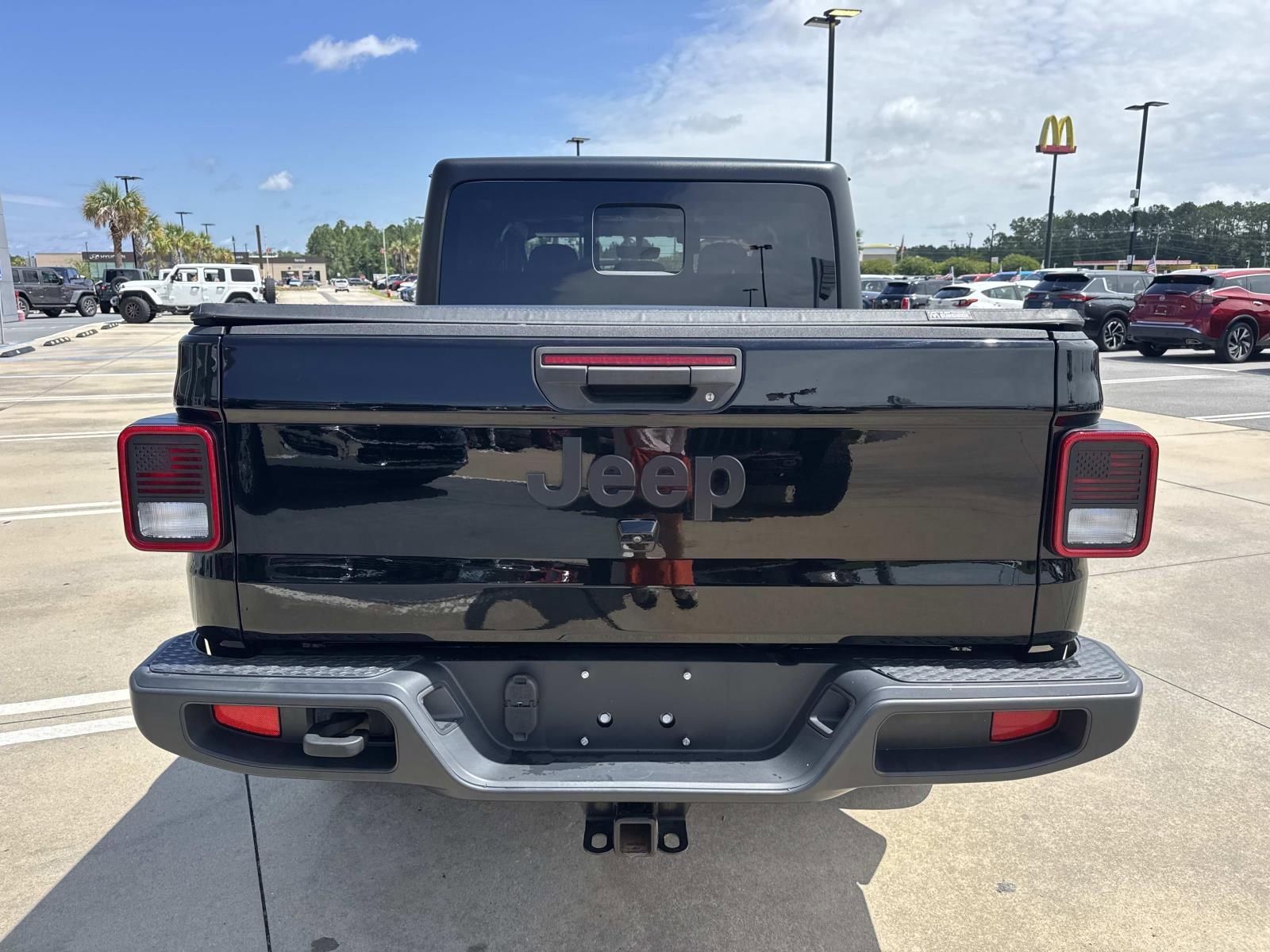 Used 2023 Jeep Gladiator Sport AWD/4WD image 6