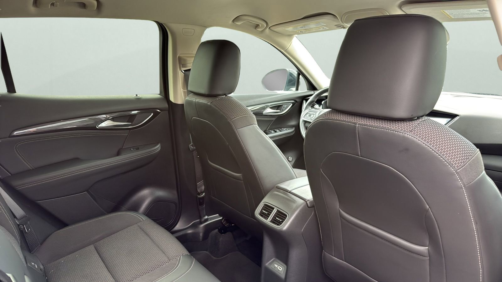 Used 2023 Buick Envision Preferred image 28
