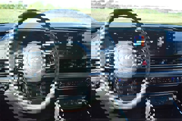 New 2026 Kia Carnival SX image 21