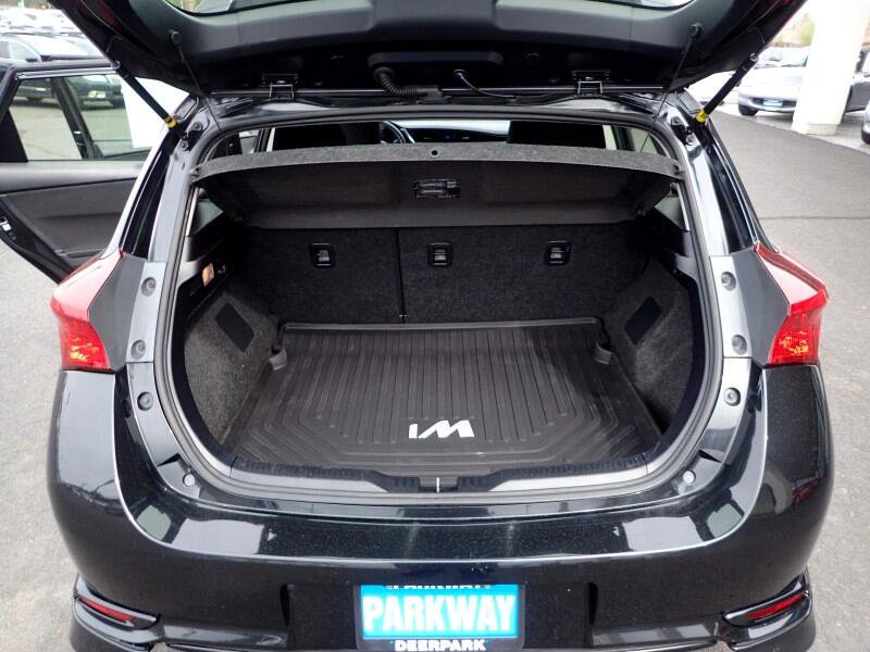 Used 2018 Toyota Corolla iM image 11