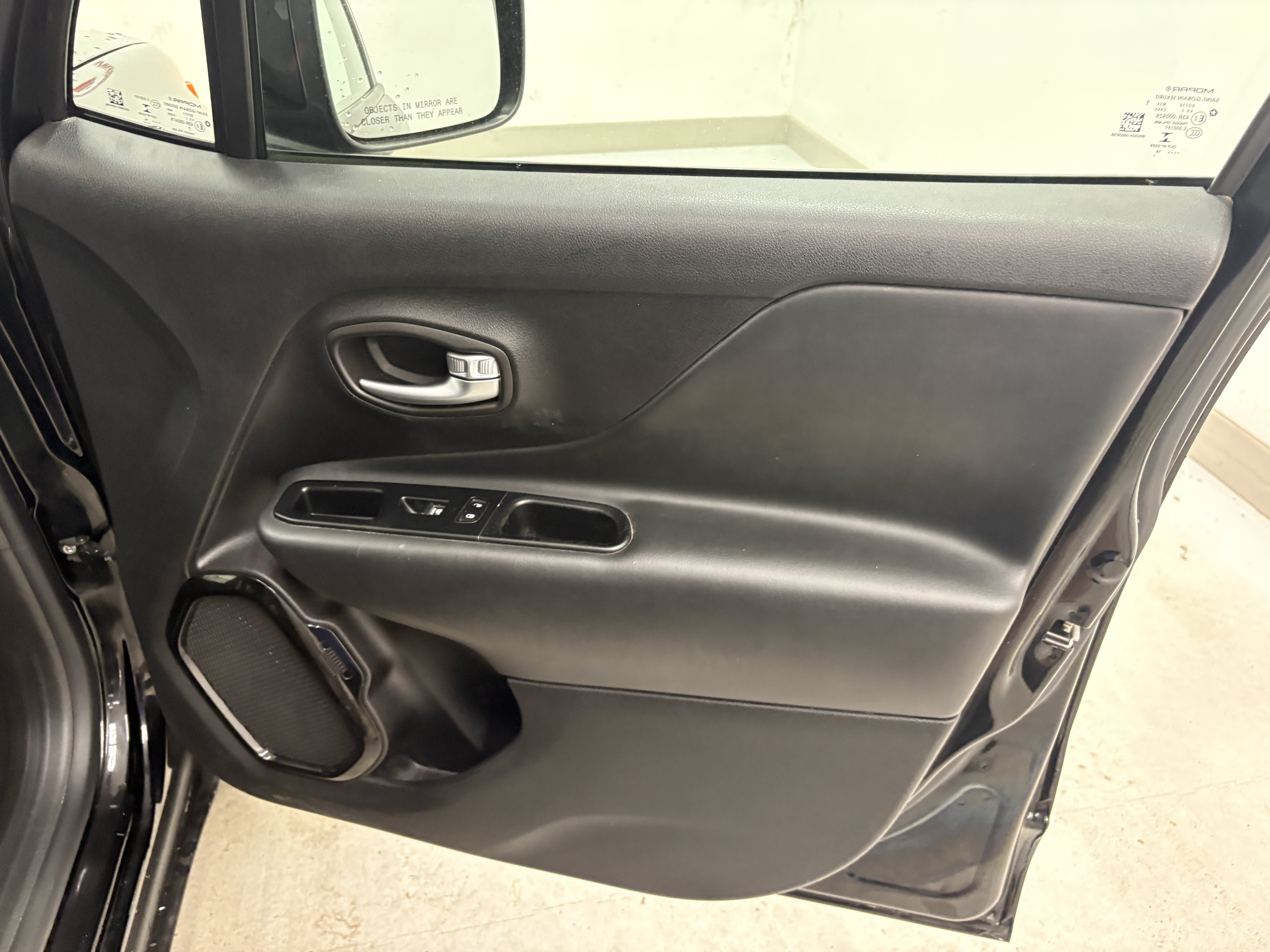 Used 2019 Jeep Renegade Altitude w/ Quick Order Package 2XM FWD image 23