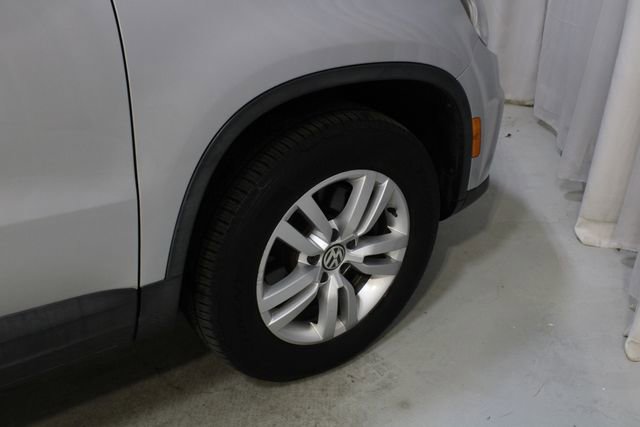 Used 2017 Volkswagen Tiguan S image 26