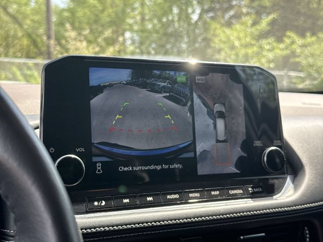 Certified 2022 Nissan Rogue Platinum w/ Head-Up Display Package AWD/4WD image 17