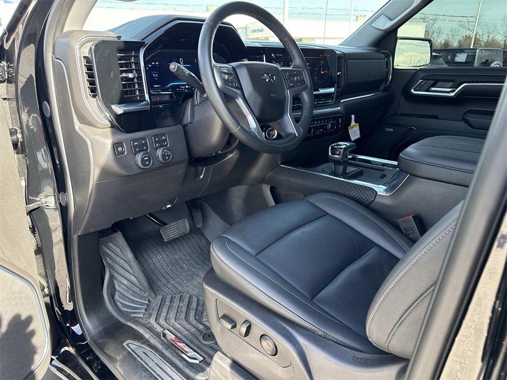 Used 2024 Chevrolet Silverado 1500 LT Trail Boss w/ LT Trail Boss Premium Package image 10