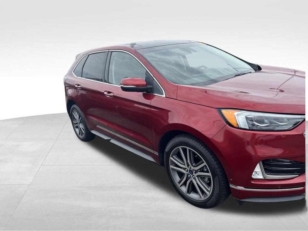 Used 2019 Ford Edge Titanium w/ Equipment Group 301A FWD image 17