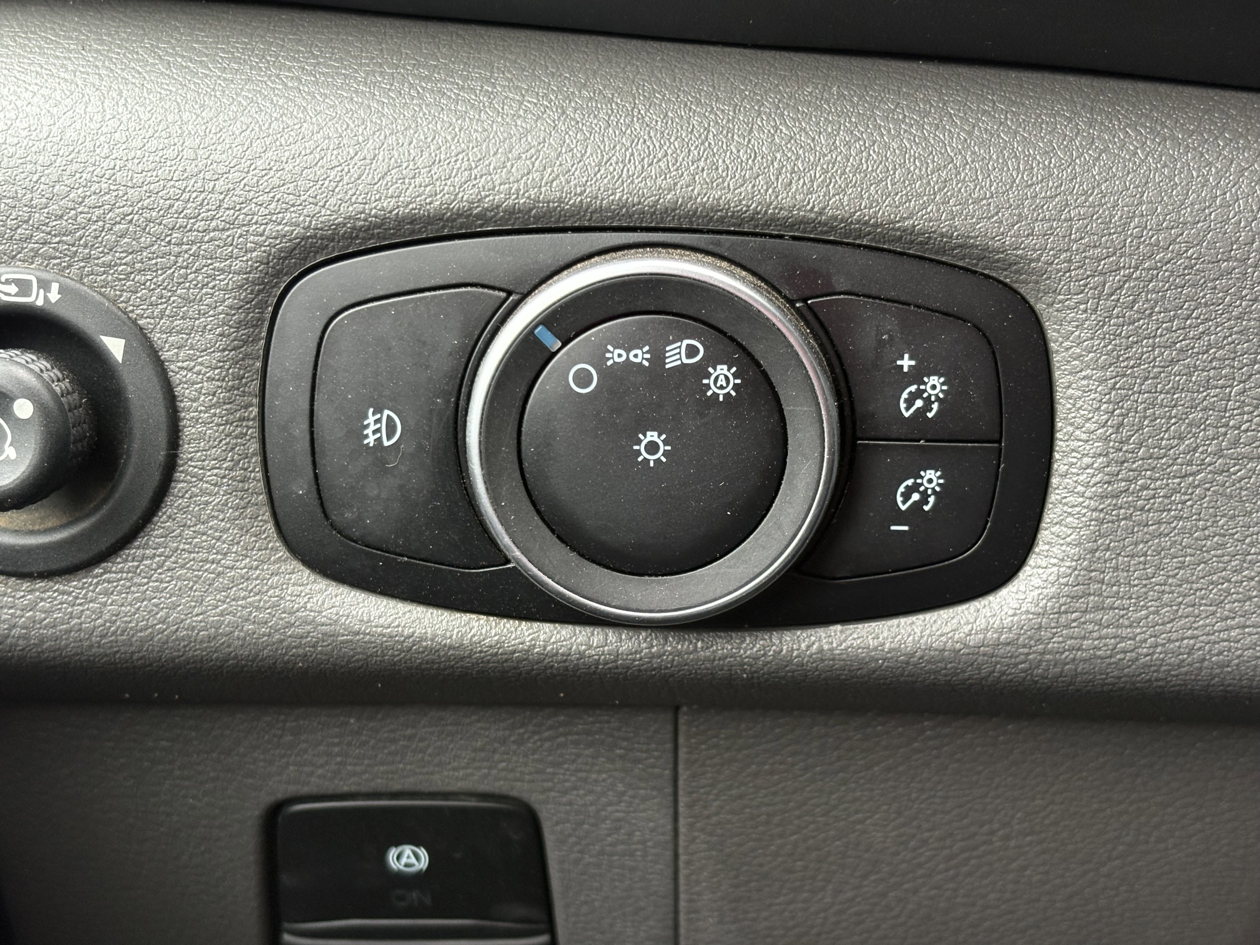 Used 2023 Ford Transit 350 XLT image 23