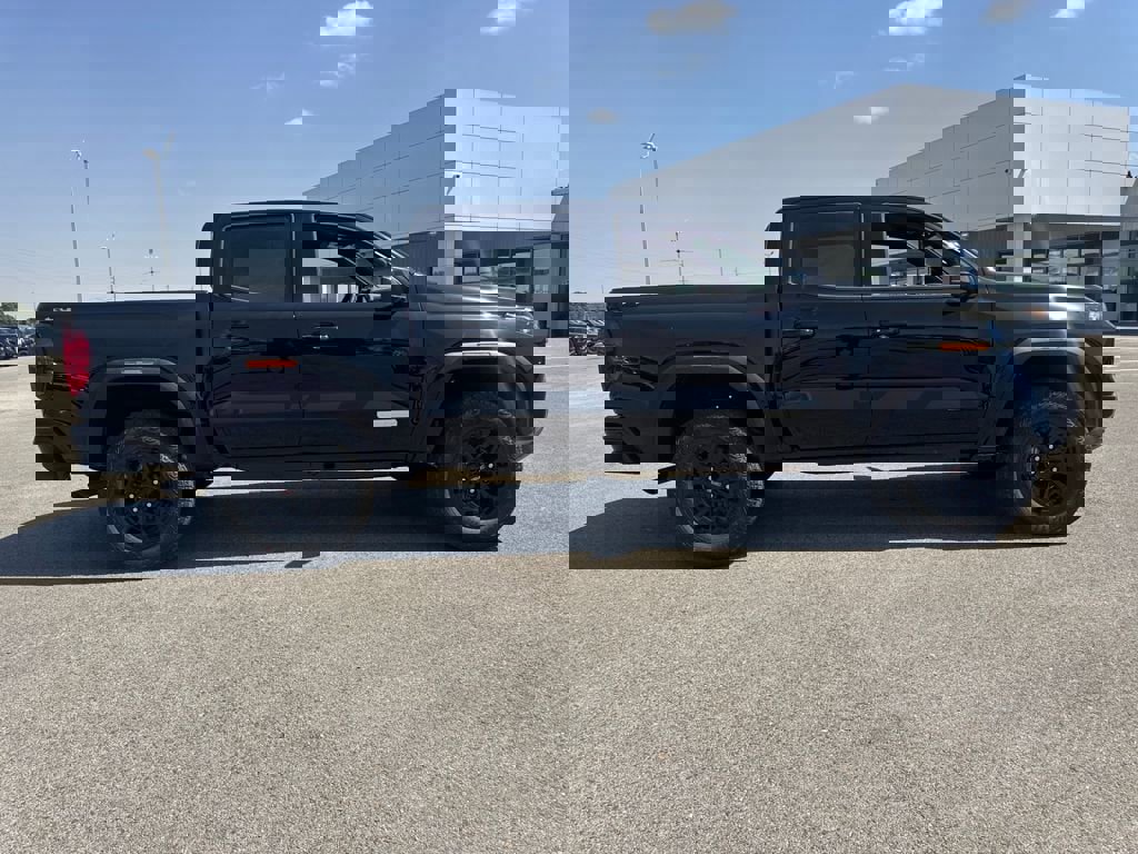 New 2026 GMC Canyon Elevation w/ Convenience Package image 7