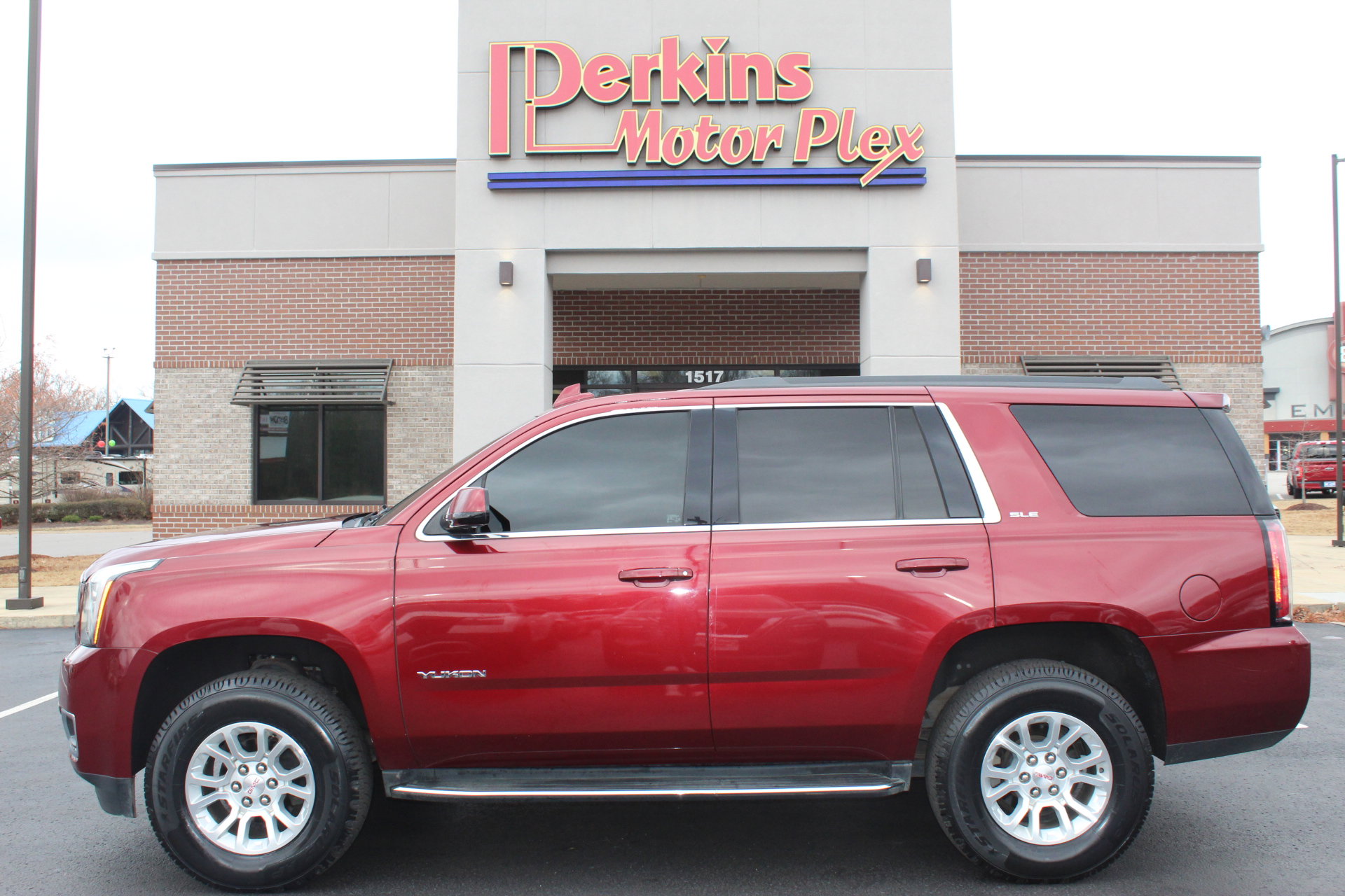 Used 2020 GMC Yukon SLE image 9