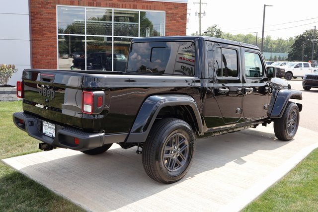 New 2025 Jeep Gladiator Sport image 34