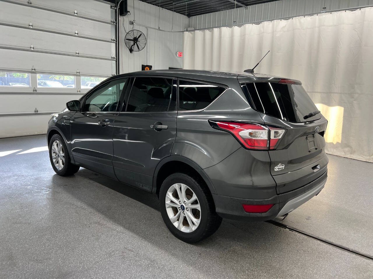 Used 2017 Ford Escape SE FWD image 6