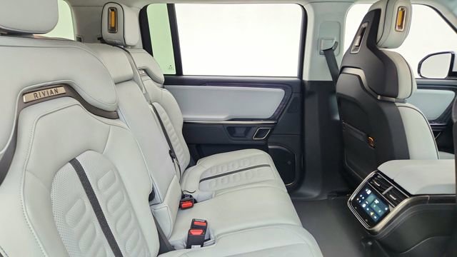 Used 2024 Rivian R1S Adventure AWD/4WD image 25