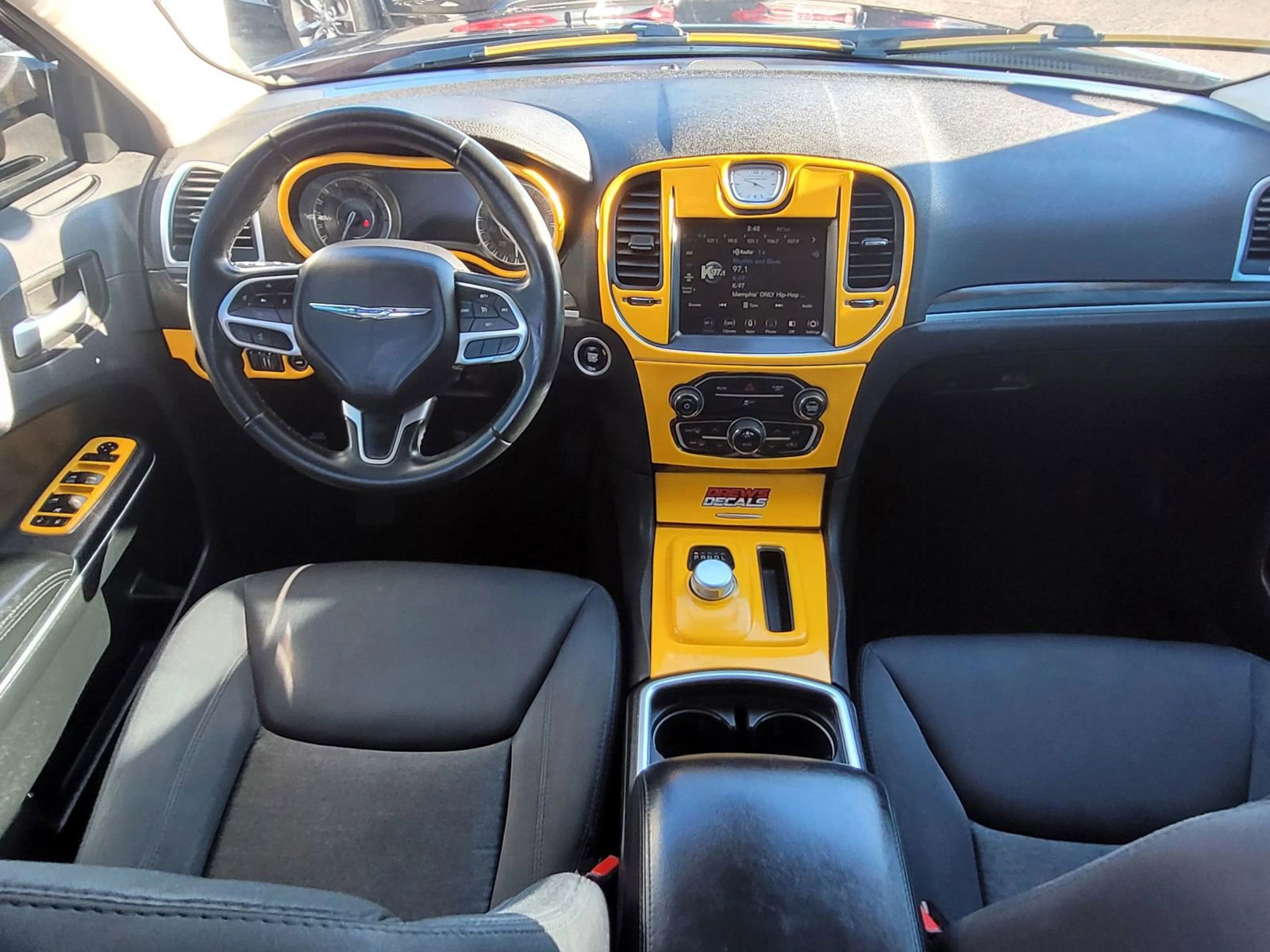 Used 2018 Chrysler 300 Touring w/ Driver Convenience Group image 12
