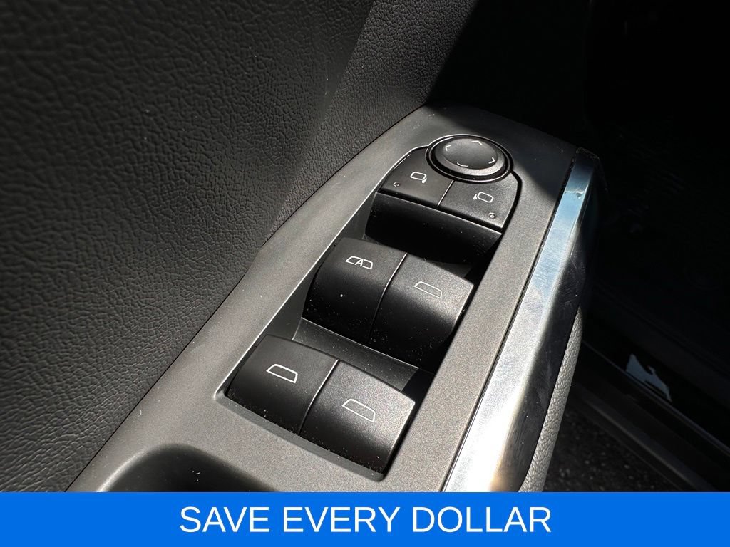Used 2025 Chevrolet Traverse LT w/ Midnight/Sport Edition FWD image 8