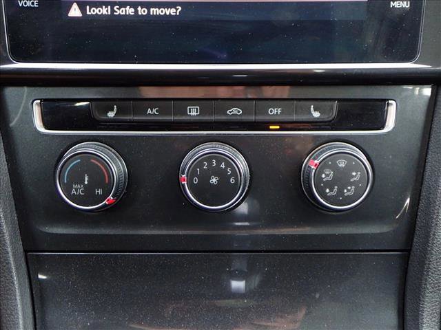 Used 2018 Volkswagen Golf SE image 18