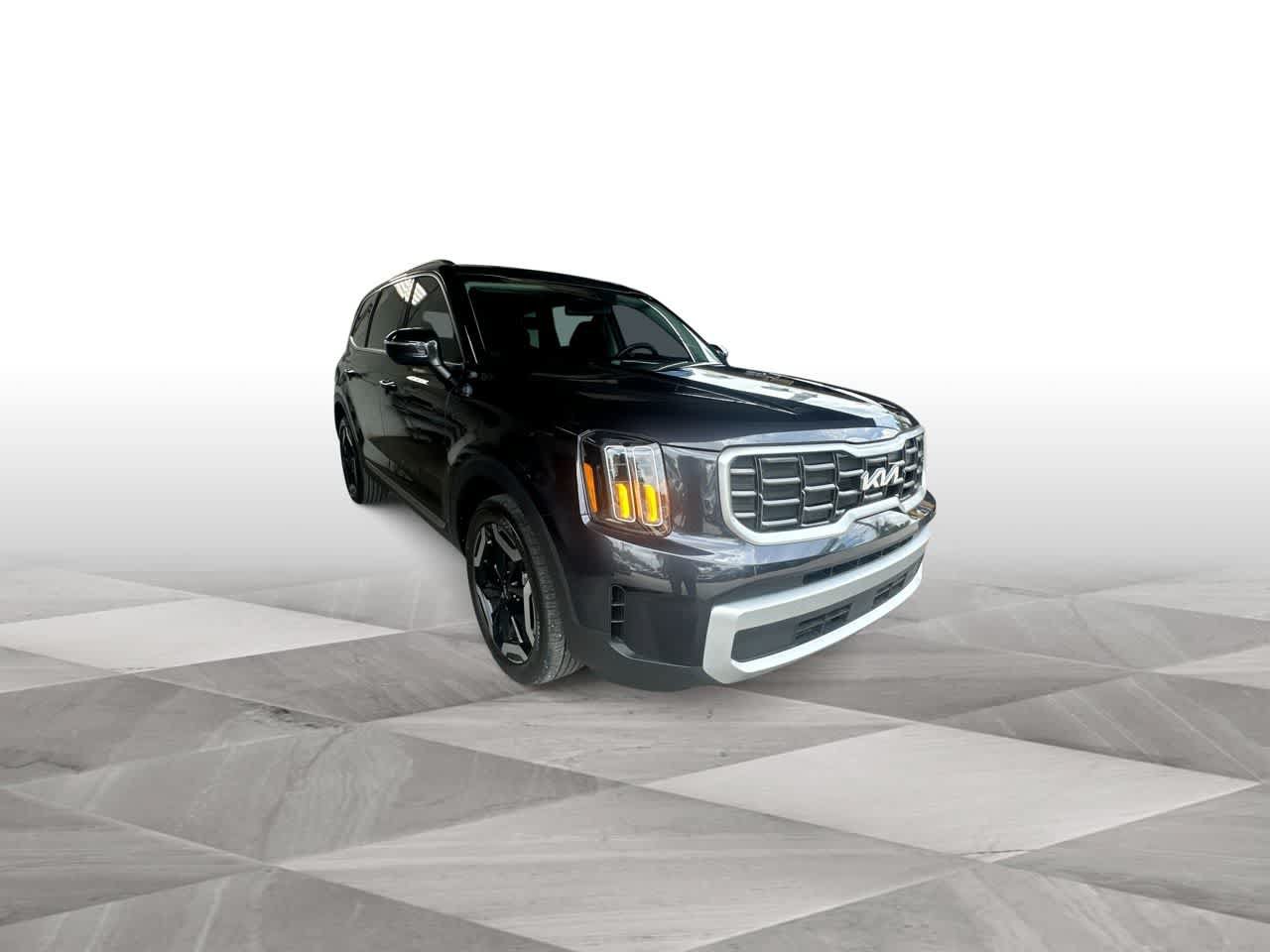 Used 2025 Kia Telluride S FWD image 2