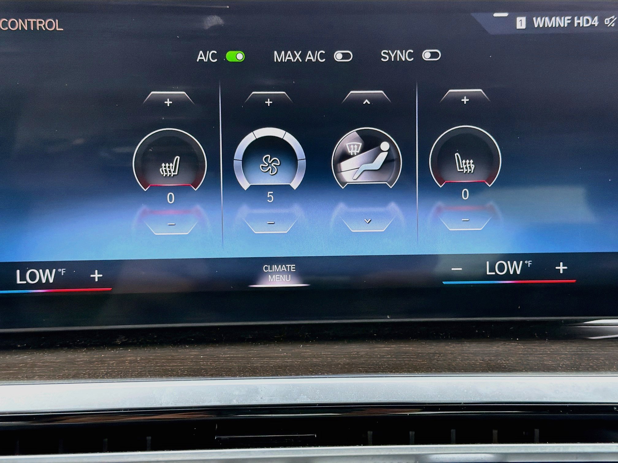 Used 2024 BMW M440i Coupe w/ Premium Package RWD image 33