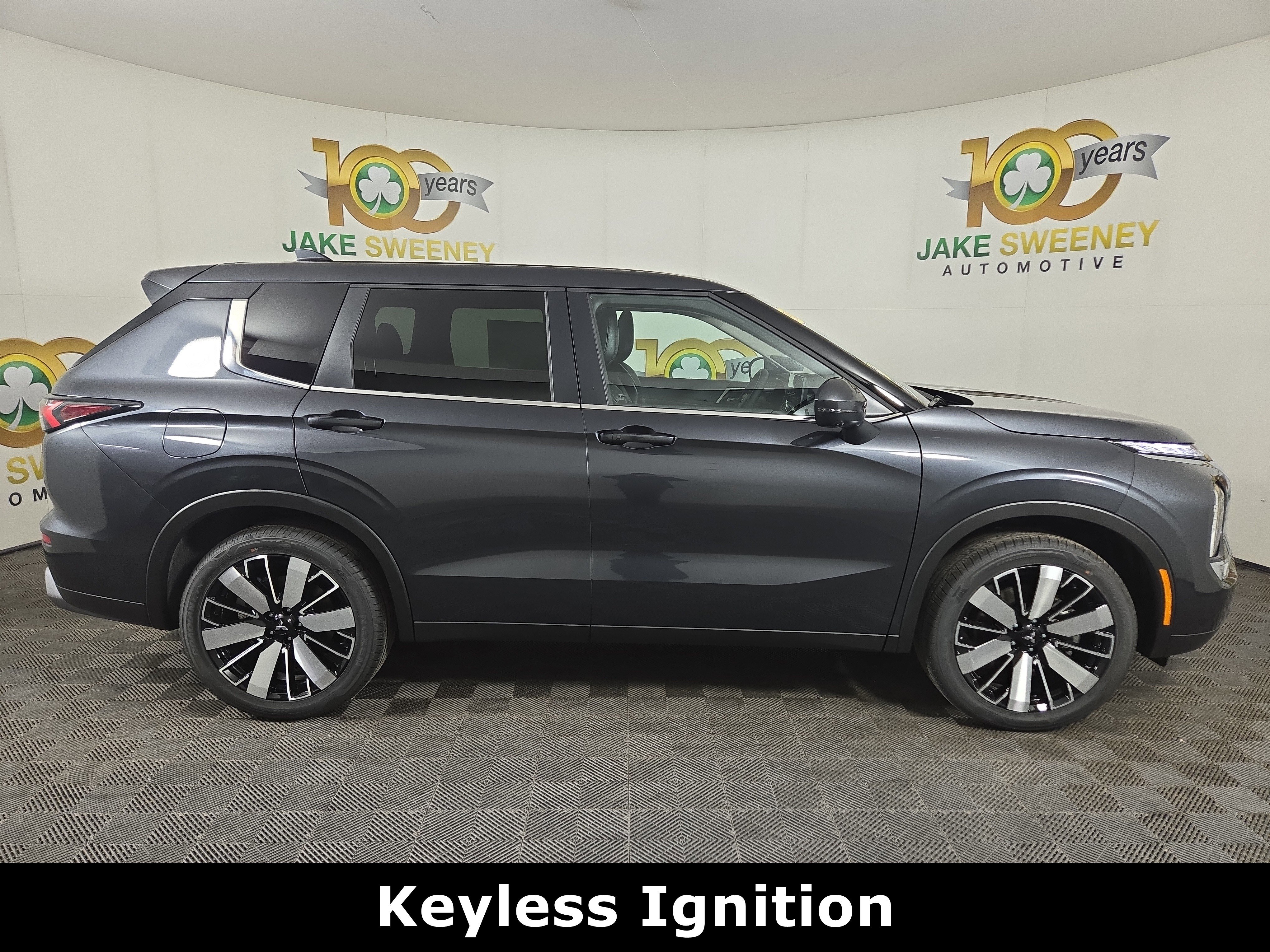 New 2026 Mitsubishi Outlander SE image 8