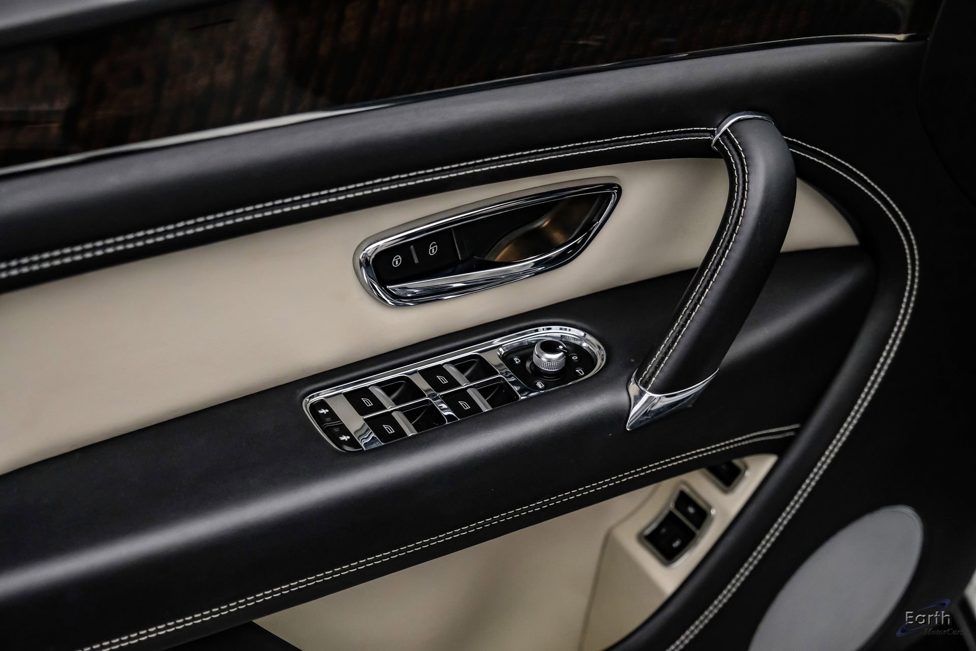 Used 2019 Bentley Bentayga image 85