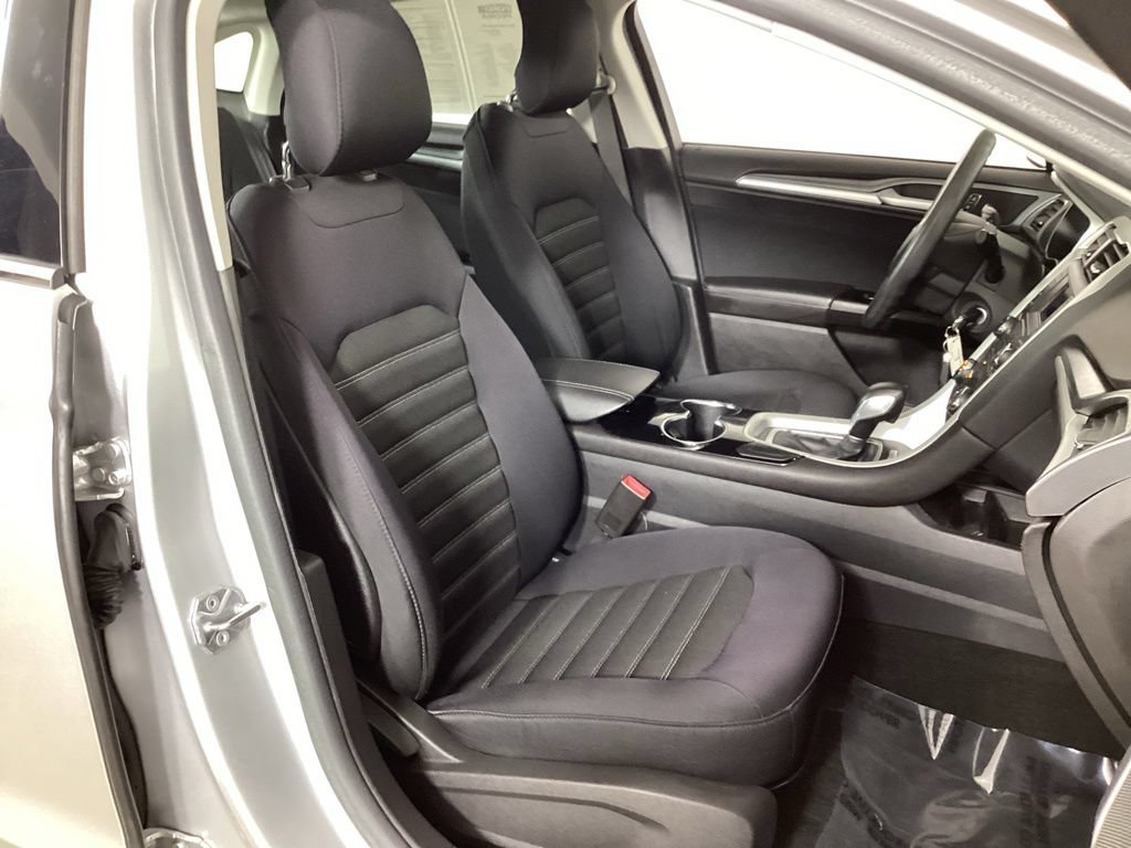 Used 2014 Ford Fusion SE FWD image 35