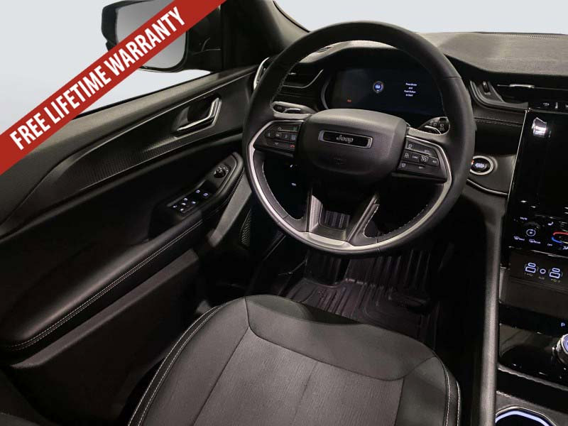 Used 2025 Jeep Grand Cherokee Laredo X w/ Luxury Tech Group I AWD/4WD image 27