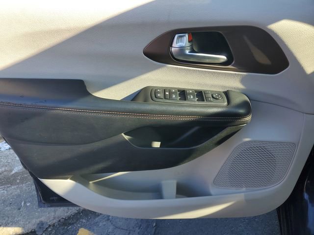 Used 2018 Chrysler Pacifica LX w/ Tire & Wheel Group image 14