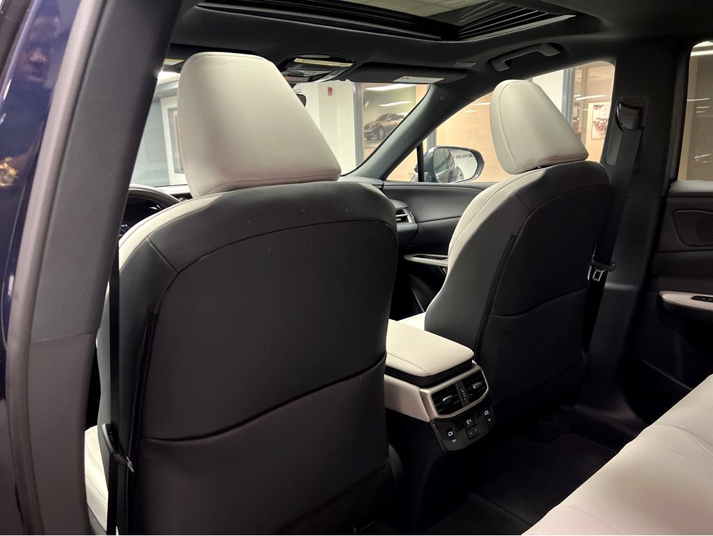 Certified 2025 Lexus RX 350 Premium w/ Convenience Package AWD/4WD image 19
