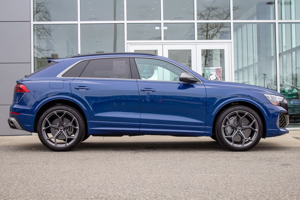 Used 2025 Audi RS Q8 performance image 4
