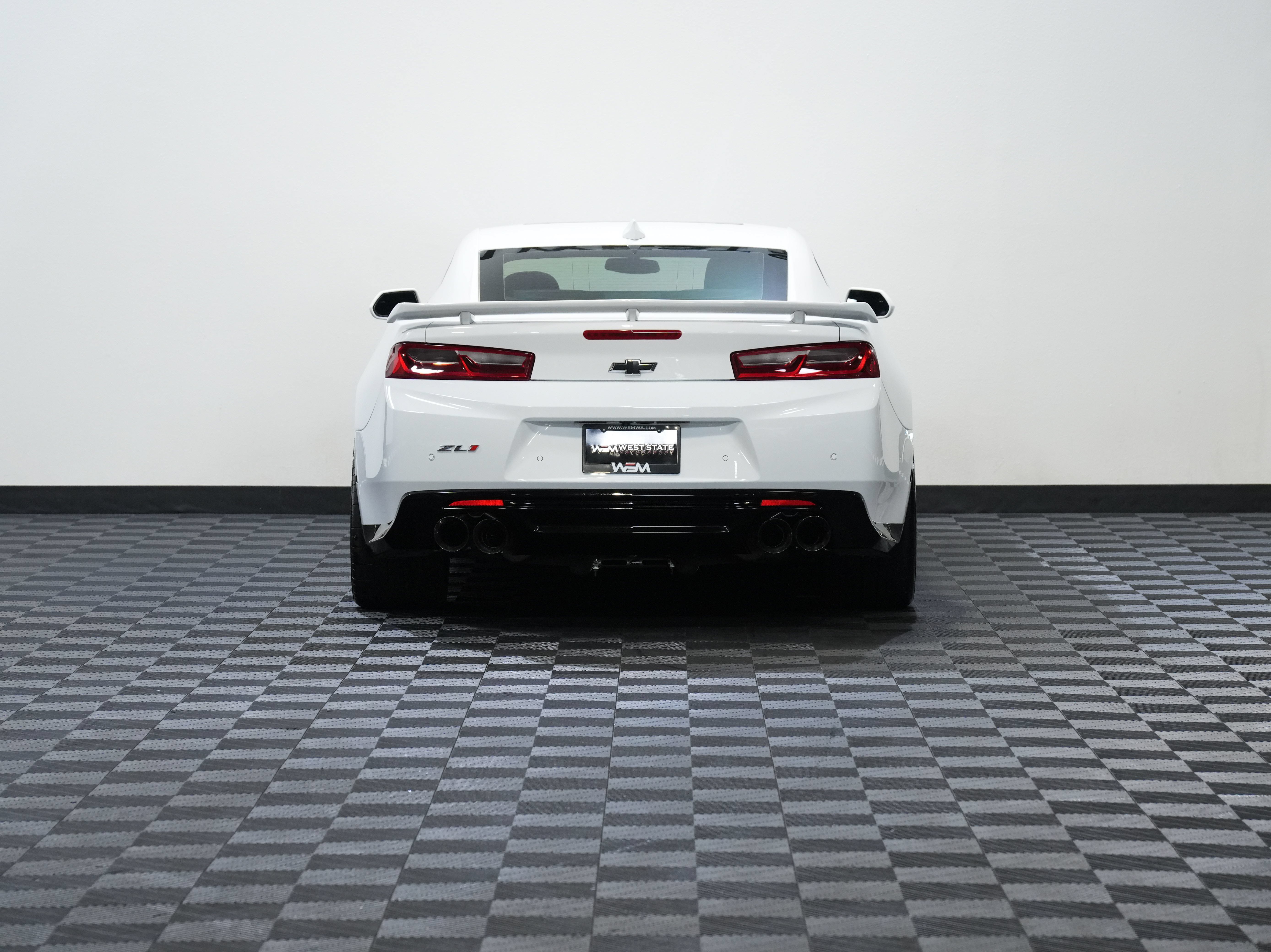 Used 2018 Chevrolet Camaro ZL1 RWD image 7