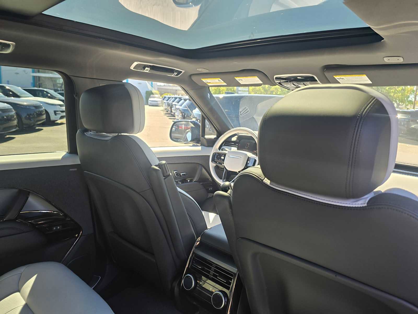 Used 2024 Land Rover Range Rover Sport Dynamic SE image 15