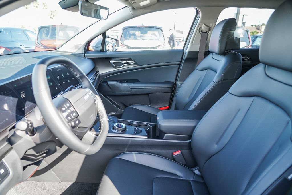 Certified 2026 Kia Sportage EX AWD/4WD image 17