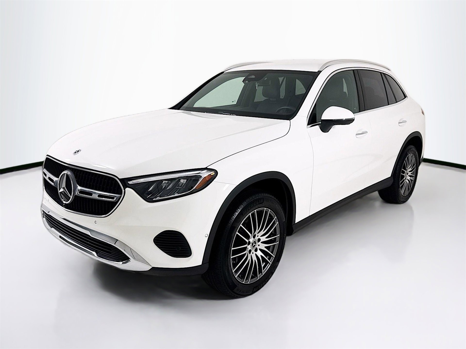 Certified 2025 Mercedes-Benz GLC 300 image 3