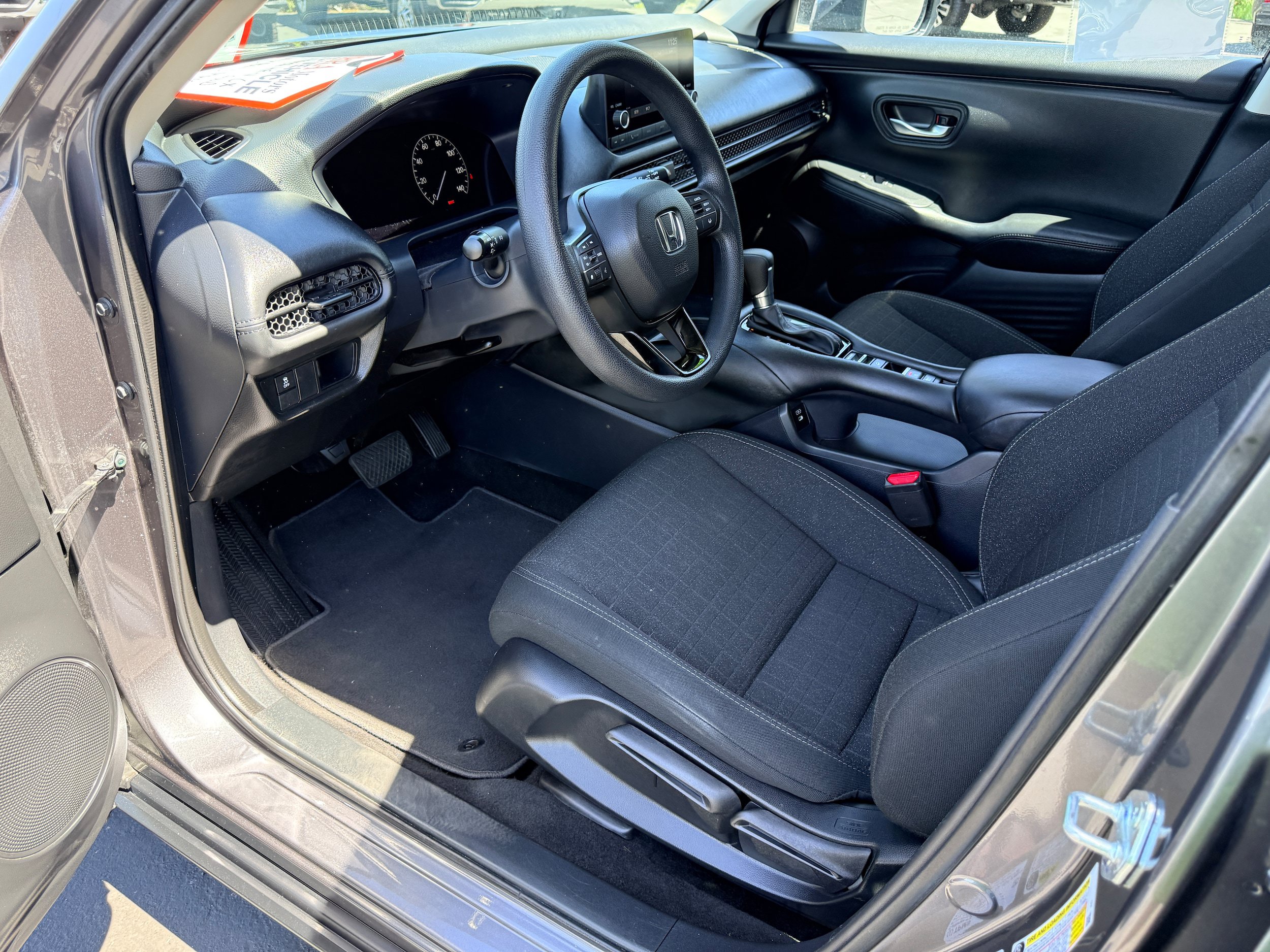 Used 2025 Honda HR-V LX image 11