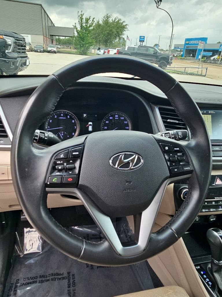 Used 2016 Hyundai Tucson Limited w/ Option Group 03 FWD image 13