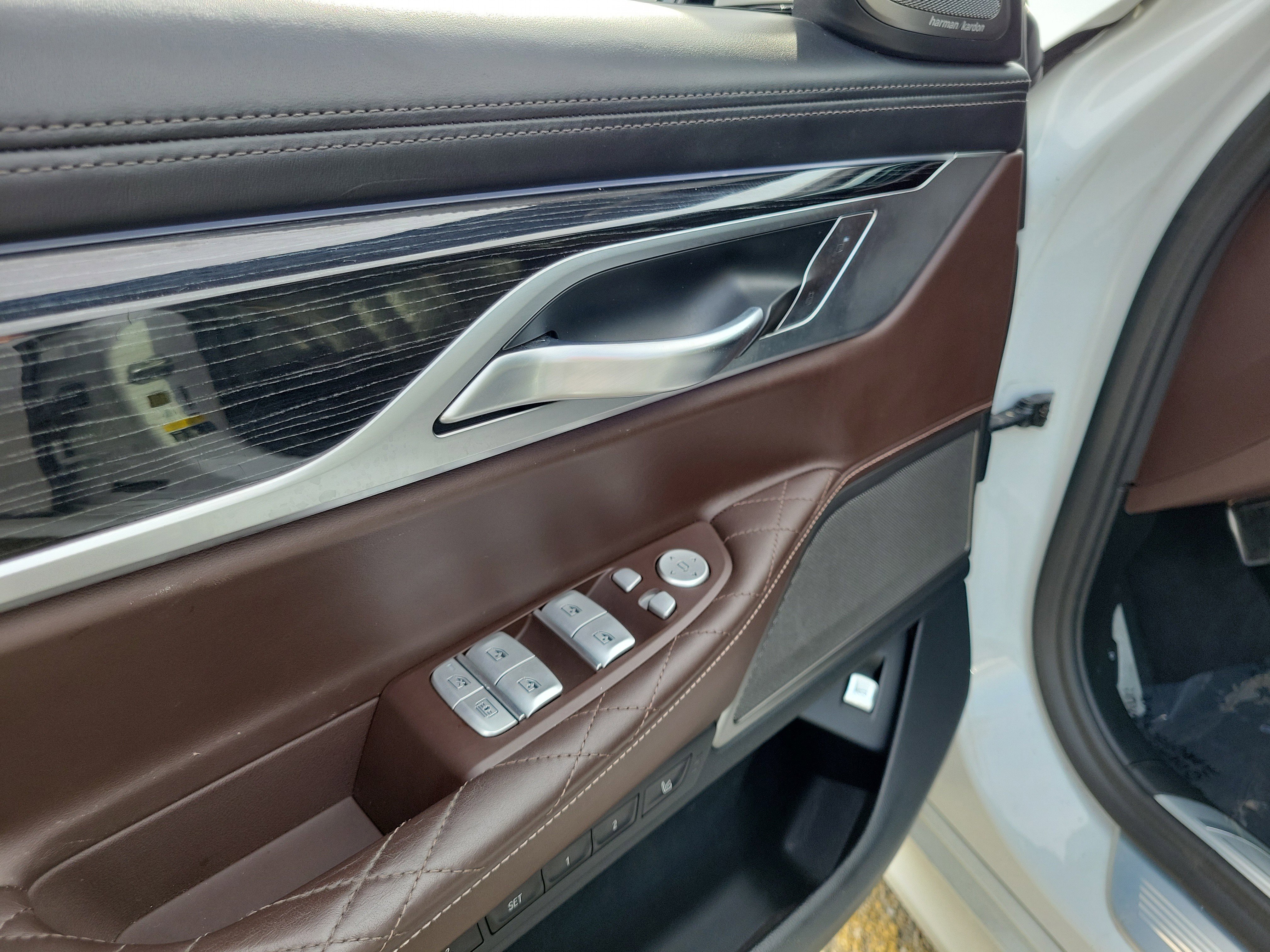 Used 2020 BMW 750i xDrive w/ Executive Package image 18