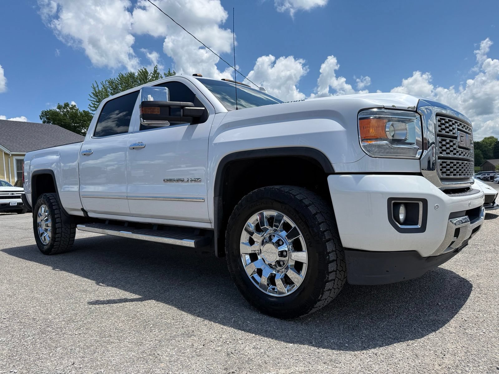 Used 2019 GMC Sierra 2500 Denali w/ Duramax Plus Package AWD/4WD image 8